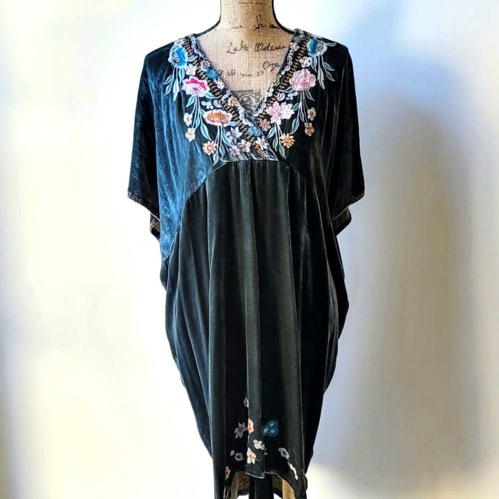 Johnny Was Velvet Tunic Short Sleeve Size Medium